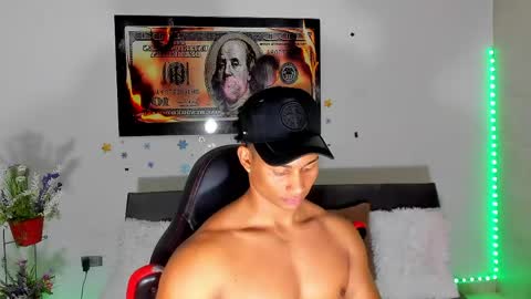 Snapshot of nathan_sexy247 chatting on 05.02.26 Nathan online show from 05.02.26