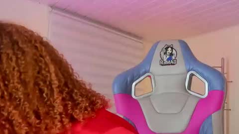 Snapshot of nathasha_gomez_ chatting on 12.23.24 Nathasha online show from 12.23.24