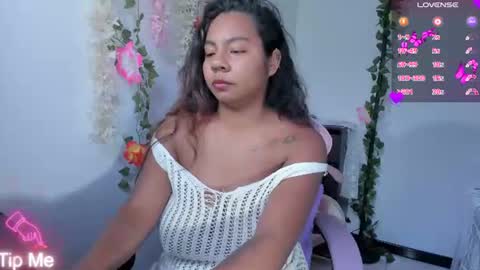 Snapshot of nathasha_jhonsom_ chatting on 07.27.26 Naty online show from 07.27.26