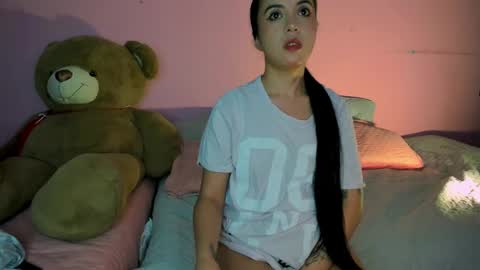 Snapshot of nathy_8 chatting on 02.20.25 Nathalia online show from 02.20.25