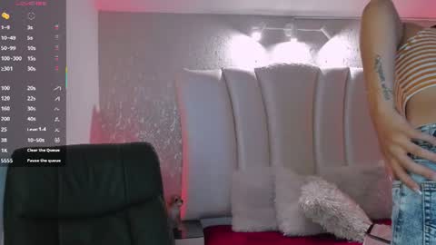 Snapshot of natt_collins chatting on 06.19.26 Natalia online show from 06.19.26