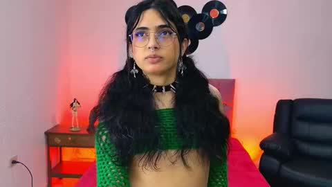 Snapshot of nattrose_ chatting on 09.23.25 Natt online show from 09.23.25