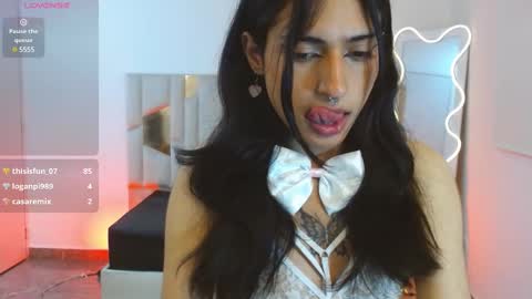 Snapshot of nattrose_tay chatting on 02.10.25 NATT ROSE online show from 02.10.25