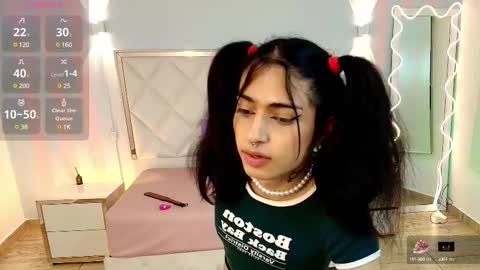 Snapshot of nattrose_tay chatting on 02.19.25 NATT ROSE online show from 02.19.25