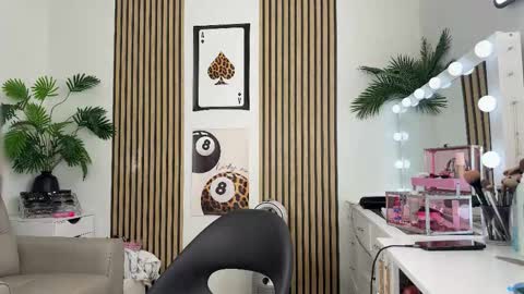 NATTY FIERROS online show from 10.10.25