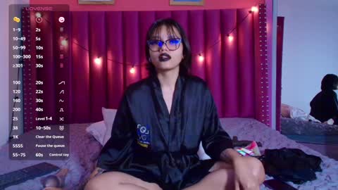 Gwen  online show from 01.31.25