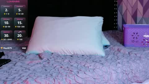 Gwen  online show from 10.03.25