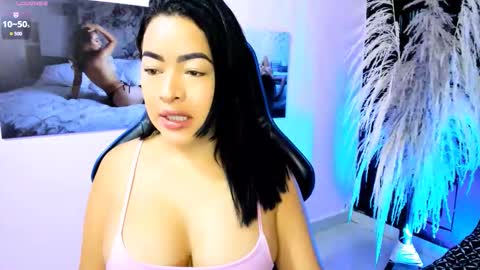 Snapshot of naty_07 chatting on 10.30.25 Natalia online show from 10.30.25