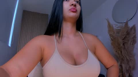 Naty Ferrer online show from 10.12.25
