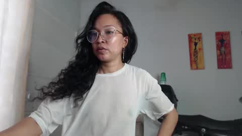 Snapshot of natzumi_mcqueen chatting on 12.30.24 Stella Mcqueen online show from 12.30.24