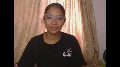 Snapshot of natzurit chatting on 12.05.25 Natzu online show from 12.05.25