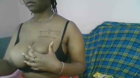 naughti_garlie online show from 10.11.25