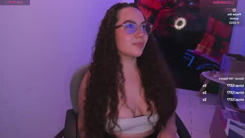 Snapshot of naughty_butt chatting on 06.15.26 Megan online show from 06.15.26