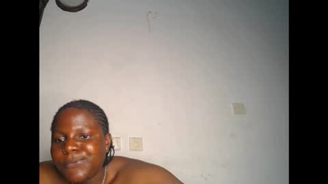 Snapshot of naughty_cunt0 chatting on 10.19.25 Amara online show from 10.19.25
