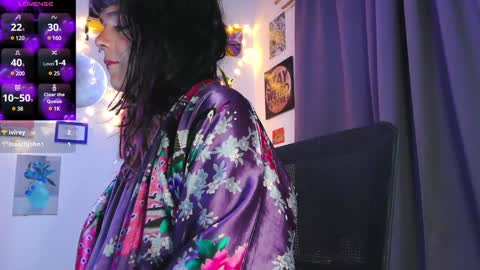 Snapshot of naughty_em_17 chatting on 01.13.25 Em please help me reach 100 thumbs up 3 online show from 01.13.25