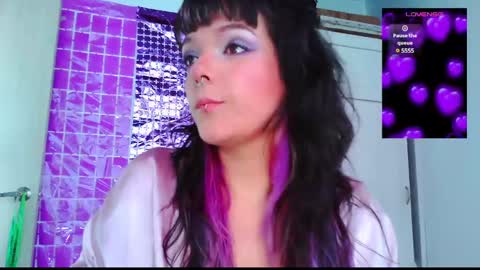 Snapshot of naughty_em_17 chatting on 03.09.25 Em please help me reach 100 thumbs up 3 online show from 03.09.25