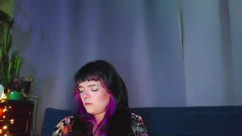 Snapshot of naughty_em_17 chatting on 06.21.26 Em please help me reach 100 thumbs up 3 online show from 06.21.26