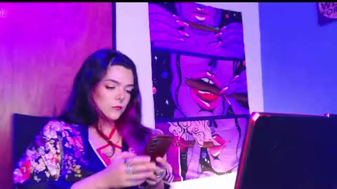 Snapshot of naughty_em_17 chatting on 07.05.26 Em please help me reach 100 thumbs up 3 online show from 07.05.26