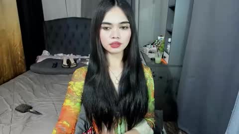 Snapshot of naughty_emmats chatting on 04.26.26 emma online show from 04.26.26
