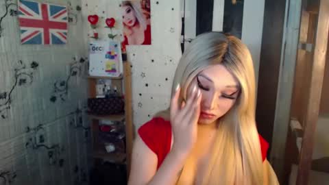 Snapshot of naughty_kim20 chatting on 12.13.24 alexa online show from 12.13.24