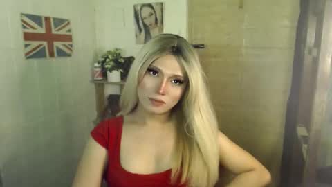 Snapshot of naughty_kim20 chatting on 10.04.25 alexa online show from 10.04.25