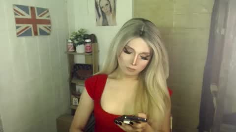 Snapshot of naughty_kim20 chatting on 10.20.25 alexa online show from 10.20.25