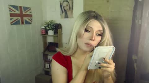 Snapshot of naughty_kim20 chatting on 10.21.25 alexa online show from 10.21.25