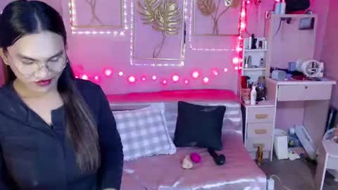 naughty_lorien143 online show from 12.01.25