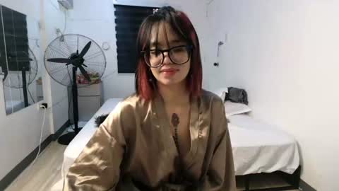 Snapshot of naughty_mariaxx chatting on 06.24.26 Maria online show from 06.24.26