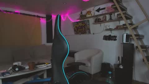 Nik online show from 02.26.25