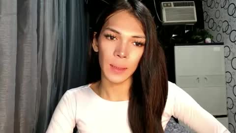 Snapshot of naughty_princess24 chatting on 06.04.26 Ariela online show from 06.04.26