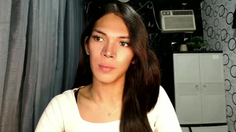 Snapshot of naughty_princess24 chatting on 06.16.26 Ariela online show from 06.16.26