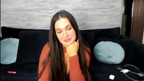 Snapshot of naughty_princesse chatting on 05.12.26 Elena online show from 05.12.26