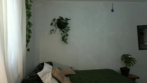 naughty_thompson1 online show from 04.15.26