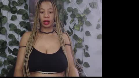 Snapshot of naughty_xxbunny chatting on 01.31.25 beauty online show from 01.31.25