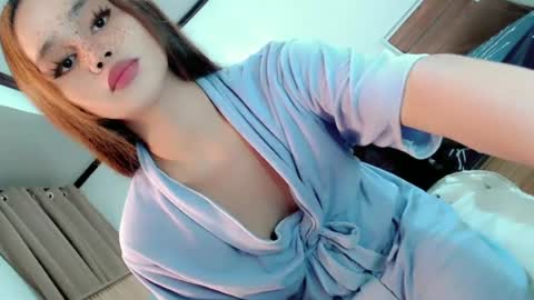 Snapshot of naughtybella_ chatting on 06.15.26 bella online show from 06.15.26