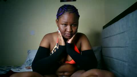 Snapshot of naughtybrownny chatting on 06.09.26 MUMU online show from 06.09.26