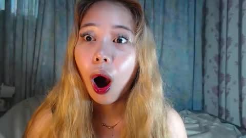 Snapshot of naughtyhotsexyjean chatting on 05.09.26 miss jean online show from 05.09.26
