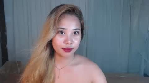 Snapshot of naughtyhotsexyjean chatting on 05.21.26 miss jean online show from 05.21.26