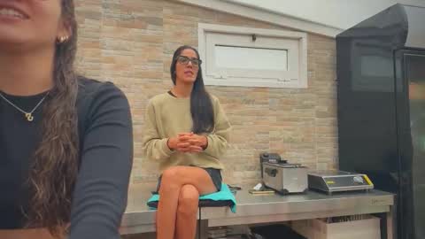Snapshot of naughtyluxe chatting on 10.03.25 ANDREA STEPH  MIKE online show from 10.03.25
