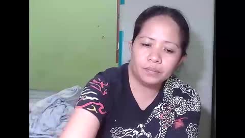 Snapshot of naughtymom26 chatting on 10.18.25 naughtymom26 online show from 10.18.25