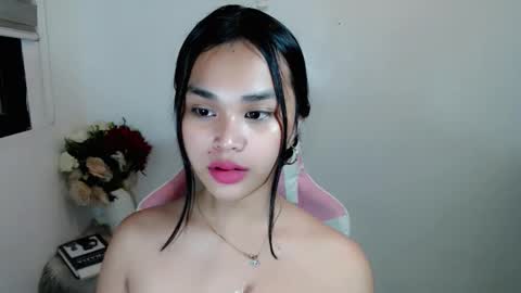 Snapshot of naughtymuse_ chatting on 05.13.26 ELISE online show from 05.13.26