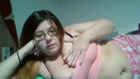 Snapshot of naughtynatalie1988x chatting on 09.22.25 Natalie online show from 09.22.25