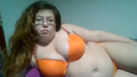 Snapshot of naughtynatalie1988x chatting on 10.20.25 Natalie online show from 10.20.25