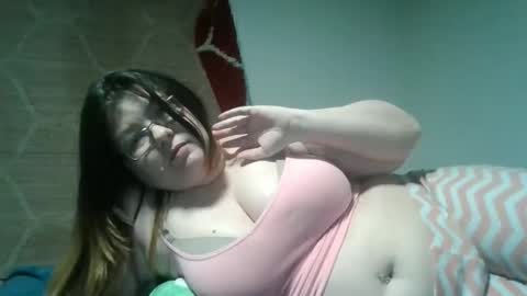 Snapshot of naughtynatalie1988x chatting on 05.08.26 Natalie online show from 05.08.26