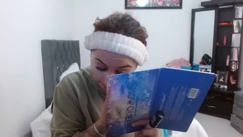 Snapshot of naughtyplayass chatting on 11.20.25 naughtyplayass online show from 11.20.25