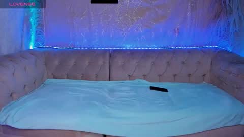 Snapshot of naughtyrouse chatting on 10.29.25 ambar jhonf and matt online show from 10.29.25