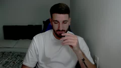 Snapshot of naugthy18boy chatting on 02.25.25 Nico online show from 02.25.25