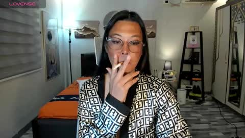 Snapshot of naugtycummer69 chatting on 11.07.25 JAY online show from 11.07.25