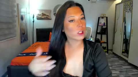 Snapshot of naugtycummer69 chatting on 12.01.25 JAY online show from 12.01.25